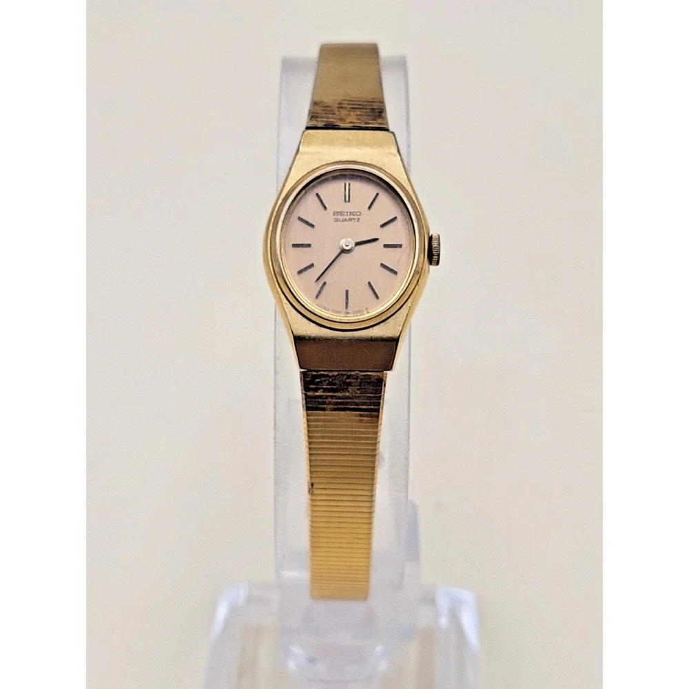 Seiko Quartz 1400-8209 Women's Wristwatch Band Gold Base Metal Tone Finish